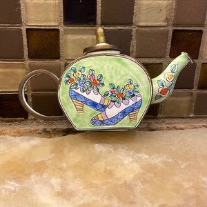 Vintage Kelvin Chin Teapot for the Shoe Lover